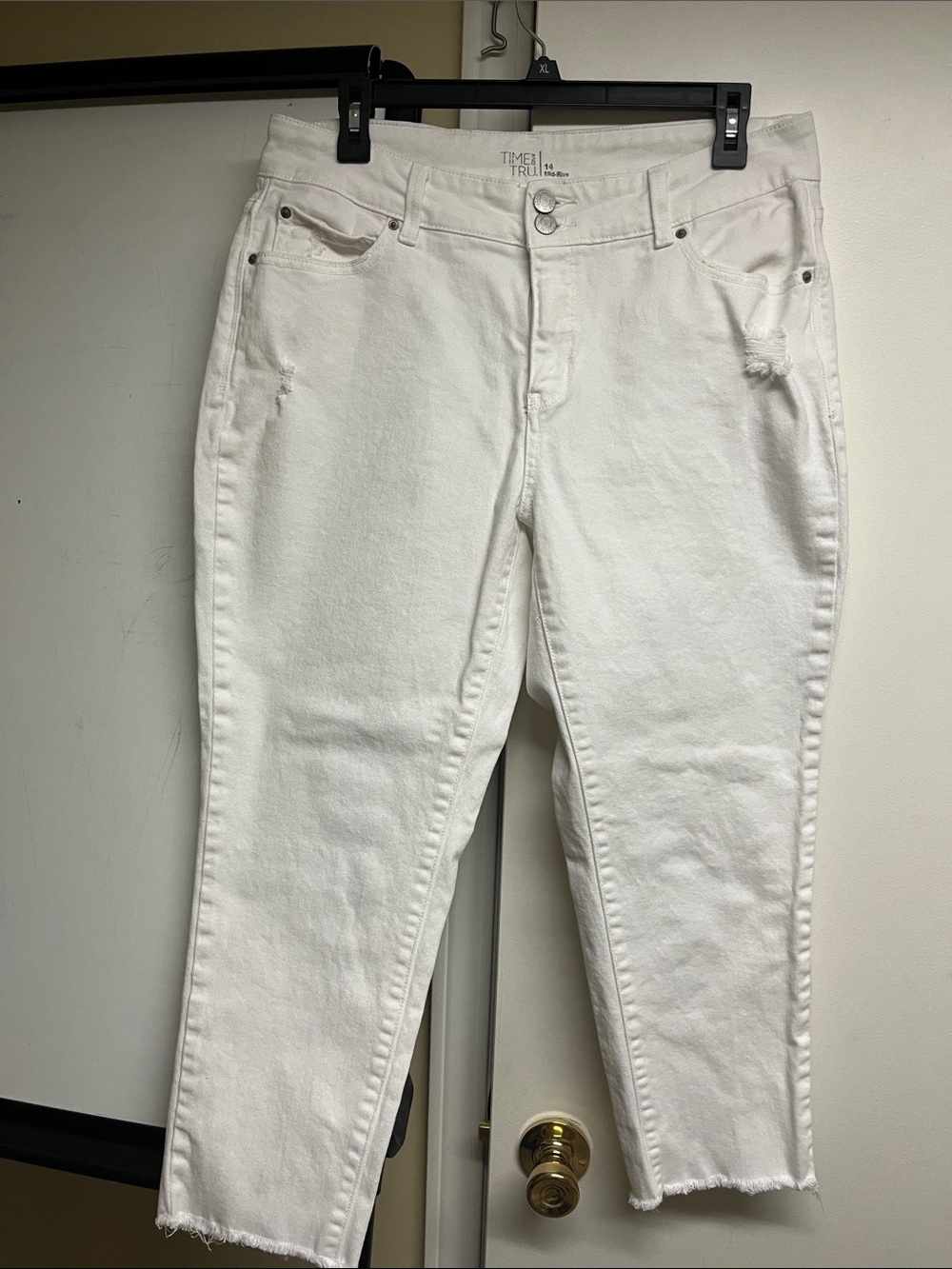 Time and Tru White Cropped High-Rise Skinny Jeans No Stains!